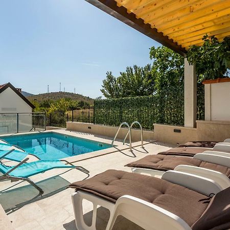 Apartamento House Luce With Pool Čisla Exterior foto