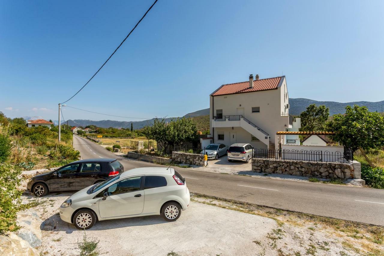 Apartamento House Luce With Pool Čisla Exterior foto
