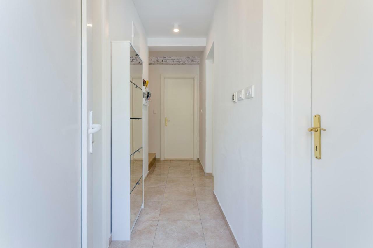Apartamento House Luce With Pool Čisla Exterior foto
