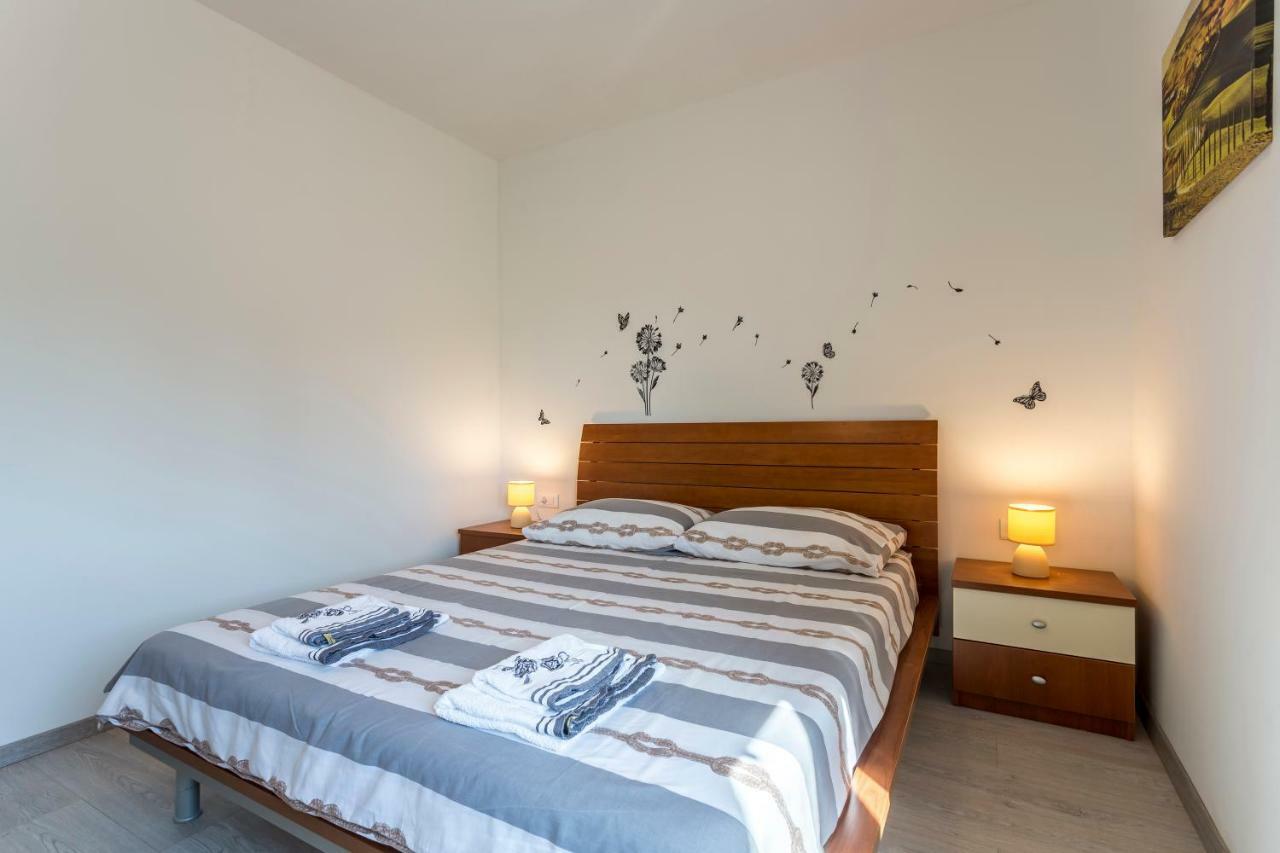 Apartamento House Luce With Pool Čisla Exterior foto